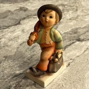 Vintage GOEBEL HUMMEL “Merry Wanderer”